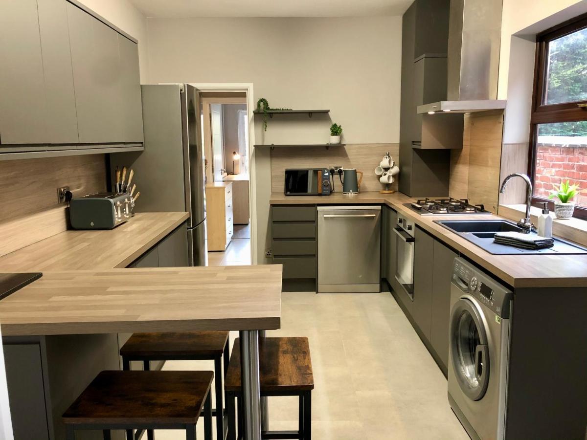 Willa Executive Or Large Family 5-Bed House - Hosted By Hutch Lifestyle Coventry Zewnętrze zdjęcie