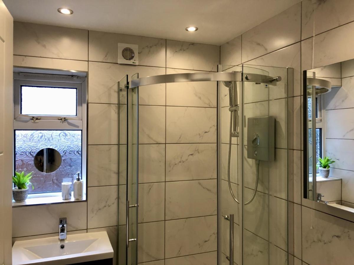 Willa Executive Or Large Family 5-Bed House - Hosted By Hutch Lifestyle Coventry Zewnętrze zdjęcie